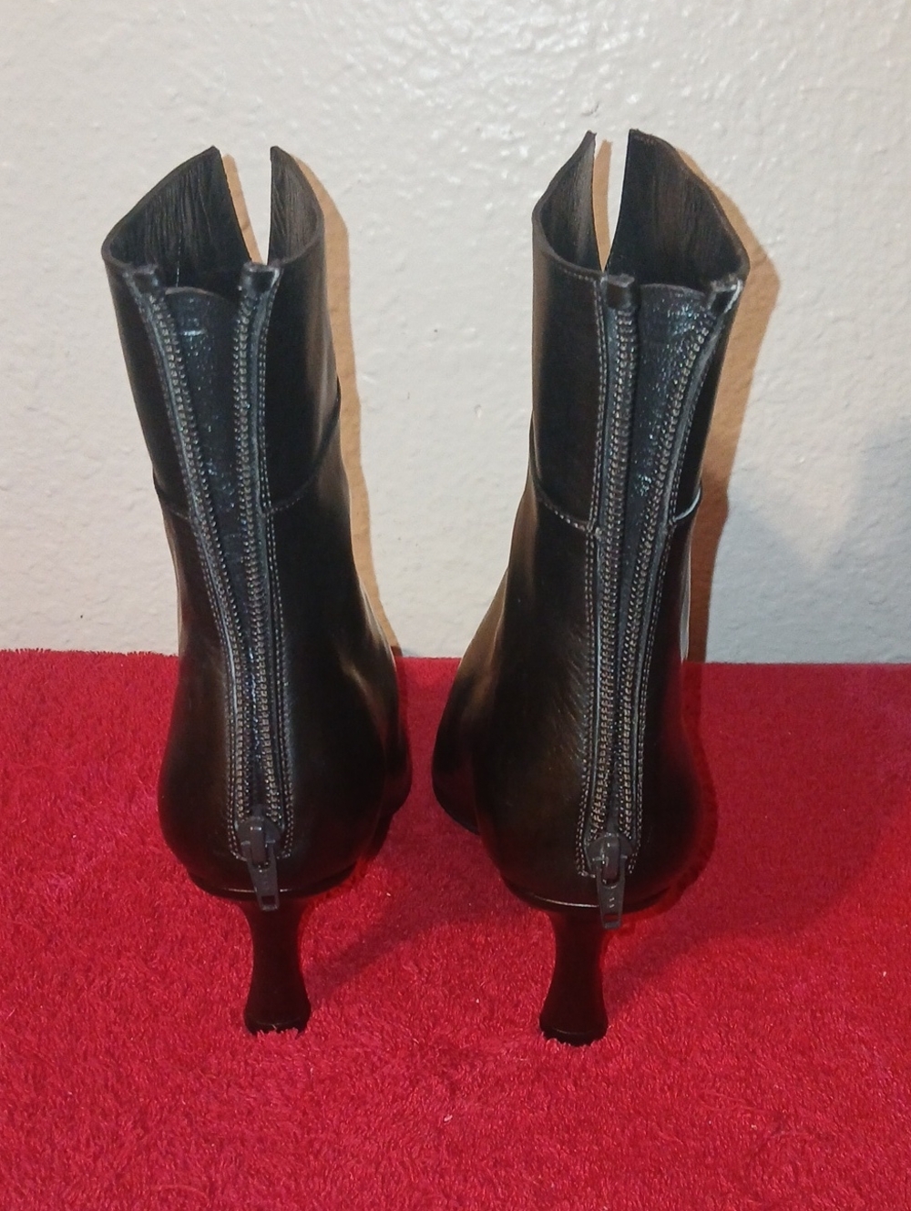 Stuart Weitzman Black Pointed Toe Leather Ankle Boots - Picture 3 of 14